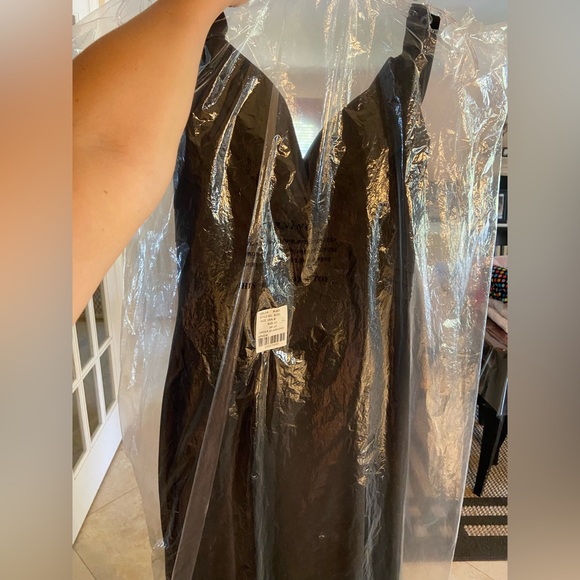 Black off the shoulder- Prom/Bridesmaid dress Size 8 - Picture 1 of 4